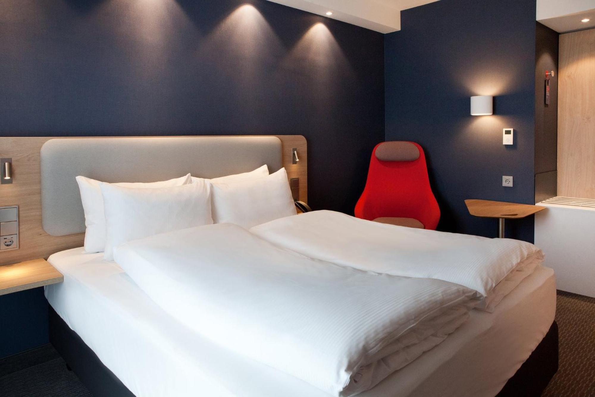 Holiday Inn Express - Saarbruecken By Ihg Екстериор снимка